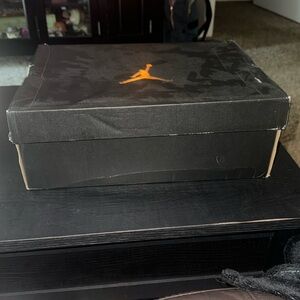 Jordan 1 Mid Artic Orange size 9.5
